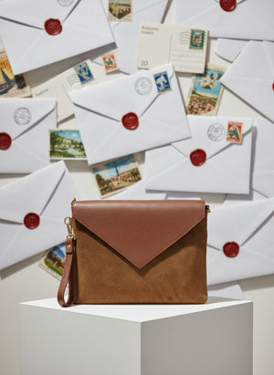 THE LETTER , LARGE ENVELOPE & CROSSBODY BAG , TAN