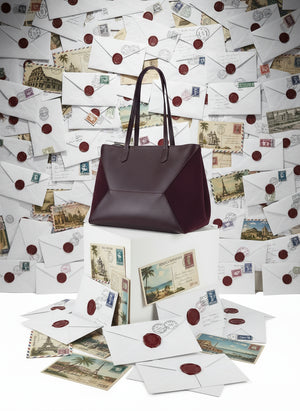 GIANNA , LARGE ENVELOPE TOTE BAG  , BORDEAUX
