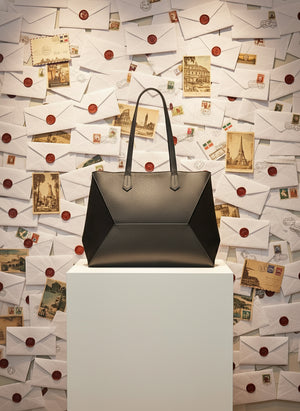 GIANNA , LARGE ENVELOPE TOTE BAG  , DARK CHOCOLATE