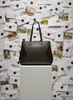 GIANNA , LARGE ENVELOPE TOTE BAG  , BLACK